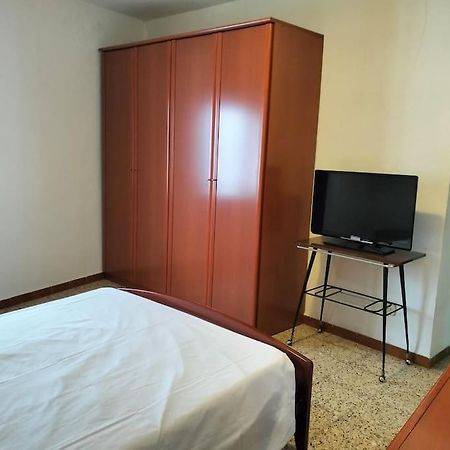 הוילה לס פלאנס ד'הוסטולס Casa Ideal Para Disfrutar En Familia מראה חיצוני תמונה